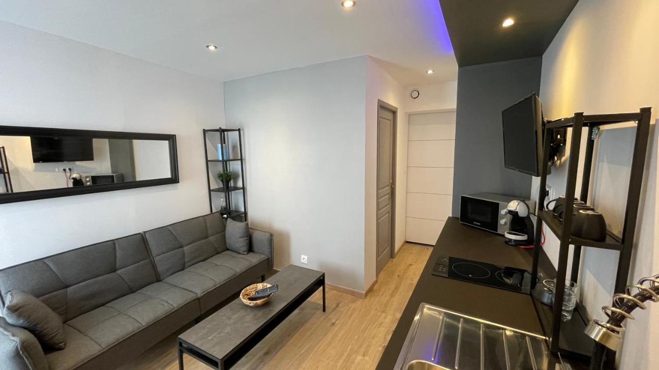 Bienvenue Chez Vous "Appartement Classe 2 Etoiles En Rdc Avec Espace Exterieur Et Parking" Dole Exterior photo